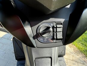 Honda Forza 350 2023 1933km Koupeno v ČR SMART TOP BOX - 7