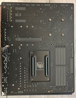 Aorus B550 Elite V2, Ryzen 9 5900X, 32GB RAM, ?RTX 3070 8GB? - 7