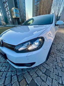 Volkswagen Golf 1.6TDi XENON-NAVI-VYHŘEV-PDC-SERVISKA - 7