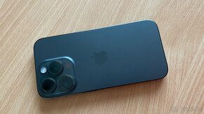 iPhone 15 PRO 128GB Black Titanium, záruka Vodafone - 7