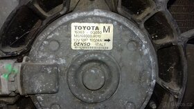 Toyota Avensis combi T25 2.2 D4D 110kW chladič vody sahara - 7