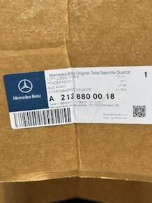 Mercedes E350, pravý přední bltník - 7