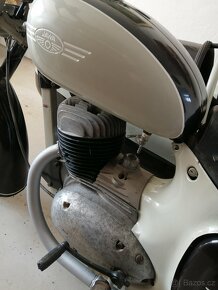 Jawa 250 side - 7