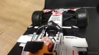 Max Verstappen - Red Bull Racing - Minichamps white 1:18 - 7