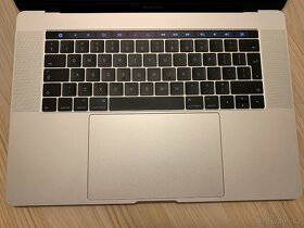 Notebook Apple MacBook Pro 15.4" (16GB, 1TB SSD, Intel i7 2. - 7