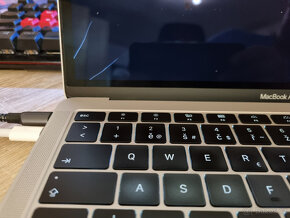 MacBook Air 13” 2018/8 GB RAM/Intel i5/256 GB SSD, stříbrný - 7