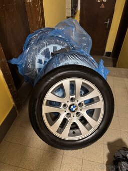 Prodám kola BMW E90 – 205/55 R16 (letní) - 7