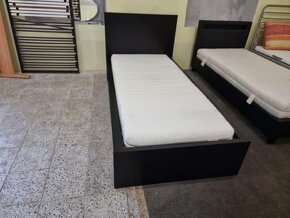 Pěkné vysoké jednolůžko Ikea Malm se šuplíky 90x200 cm - 7