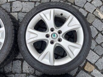 Originalní ALU kola Škoda 5x112 r17 zimní pneu 5,5mm - 7