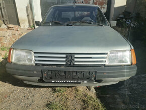 Peugeot 205D - 7