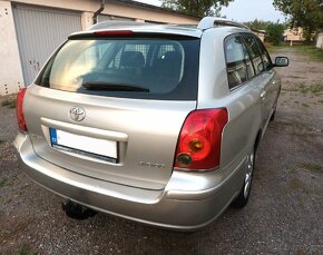 Toyota avencis 1.8 VVT-i kombi - 7