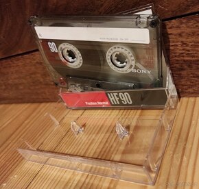 12x sbírková magnetofonová (MC) kazeta v červeném kufříku - 7