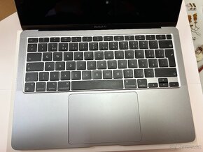 MacBook Air 13“ CZ, M1, 8GB, 256GB, 1.Majitel, Záruka 11/25 - 7