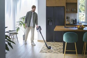 Akumulátorový vysavač Hoover HF416B běžná cena 6 890 Kč - 7