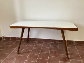 Konferenční stolek s bílou opaxitovou deskou / J. Jiroutek - 7