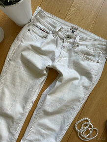 Bílé džíny s květinovým motivem Tommy Hilfiger Sophie W31 - 7