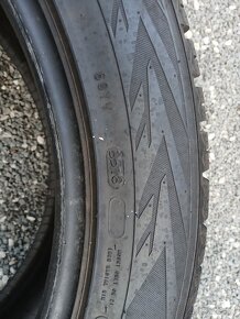 2ks zimní pneu Nokian 275/45/21 vzorek 7mm - 7