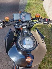 KTM 1290 SUPER DUKE R - 7