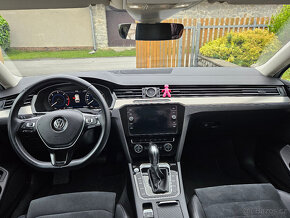 Volkswagen PASSAT 2.0 TDi R-LINE VIRTUAL KAMERA TAŽNÉ - 7