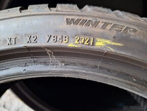 Prodám zimní pneu 225/40/19  93H   Pirelli - 7