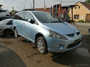 +Mitsubishi Grandis 2.4B - 7