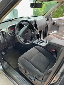 2010 Ford Explorer, XLT, 4.6 V8, 3V - 7