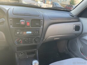 Nissan Almera 1.8i 2002 - 7