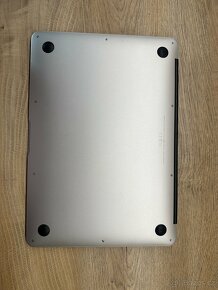 MacBook Air (13 palců, 2017) - 7