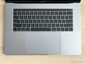 Apple MacBook Pro 15" (2018) - i7 2,60GHz, 32GB, 512GB, 560X - 7