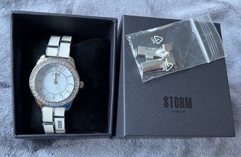 Dám. bílé hodinky Storm, Swarovski kamínky, sleva 3.490 Kč - 7