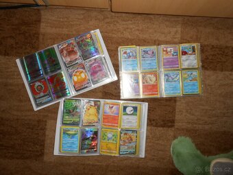 Kartičky POKÉMONI 870kusů různé - krabičky a albumy - 7