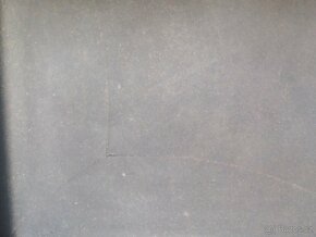 Poškozený granitový dřez (cca 45 x 45 cm) - 7