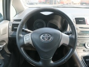 TOYOTA AURIS 2.0 D-4D EXCLUSIVE koupeno v CZ - 7