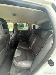 VOLVO XC60 2.4D5 158KW 4x4 AUTOMAT-NAVI-Bi XEN-VYHŘEV-PDC - 7