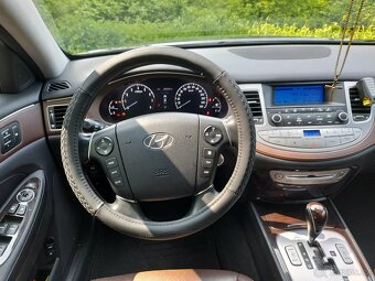 HYUNDAI GENESIS 3.8 GDi  V6 - 7