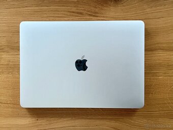 MacBook Pro 13" 2018, 8GB RAM, 500 GB SSD, Stříbrný, Touch  - 7