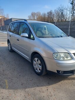 Volkswagen  touran 1.6 benzin rok 2007 - 7