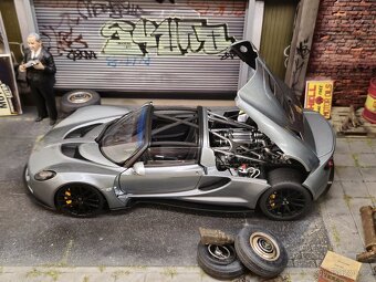 Henessey Venom 1:18 Autoart Signature - 7