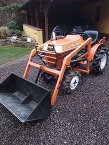 Kubota b-10 bulltra s čelním nakladačem - 7