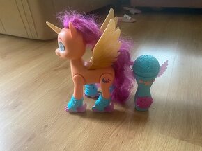 My Little Pony figurka Sunny zpívá a bruslí - 7