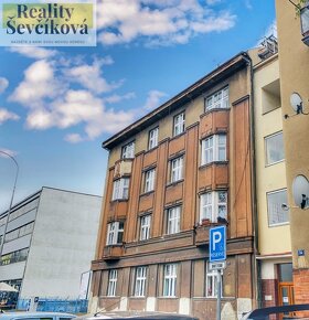 Pronájem nebytového prostoru, 25 m2 – Smetanovo nábřeží - 7