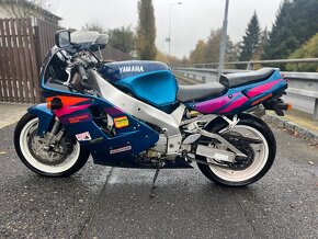 Yamaha yzf 750 - 7