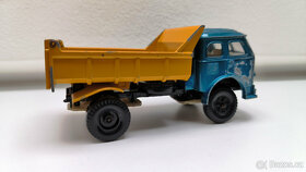 Kamaz - kovový model cca 1:43 , z 80 let - 7