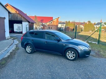 KIA Ceed Combi 1.6 CRDi = 85kW r.v 2009 - 7