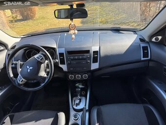 Mitsubishi Outlander 2.4i CZ automat 4x4 165 000 Kč - 7