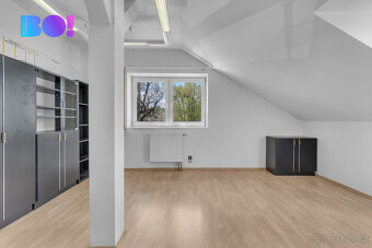 Pronájem komerčních prostor 414 m², kanceláří, bytu 3+1, ul. - 7