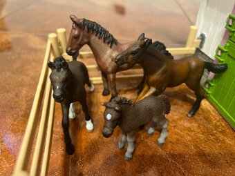 Schleich stáj a příslušenství - 7