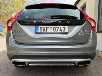 Volvo V60 Cross Country - 7