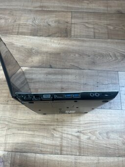 Samsung NP-QX412 - 7