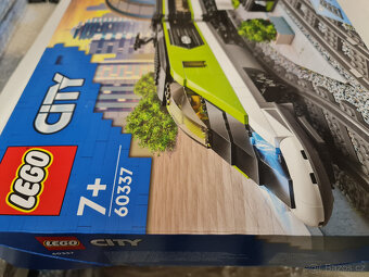 LEGO® City 60337 Expresní vláček - 7